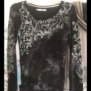 Women’s vintage tshirt w embellishment - XS